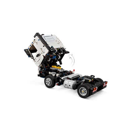 Volvo FMX Truck & EC230 Electric Excavator