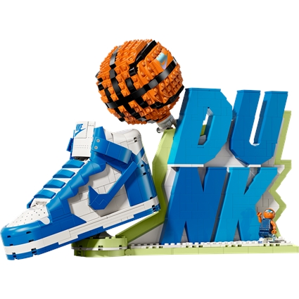 Nike Dunk x LEGO