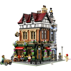 Tudor Corner