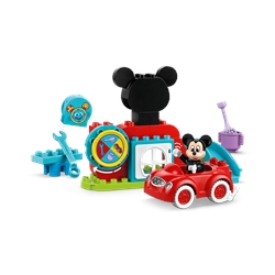 A Casa do Mickey Mouse com Carro