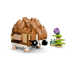 Hamster Adorável com uma Flor